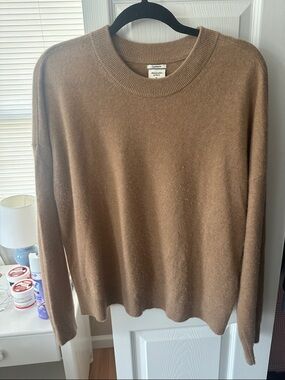 Abercrombie and Fitch Camel Brown Crewneck 100% Cashmere Sweater